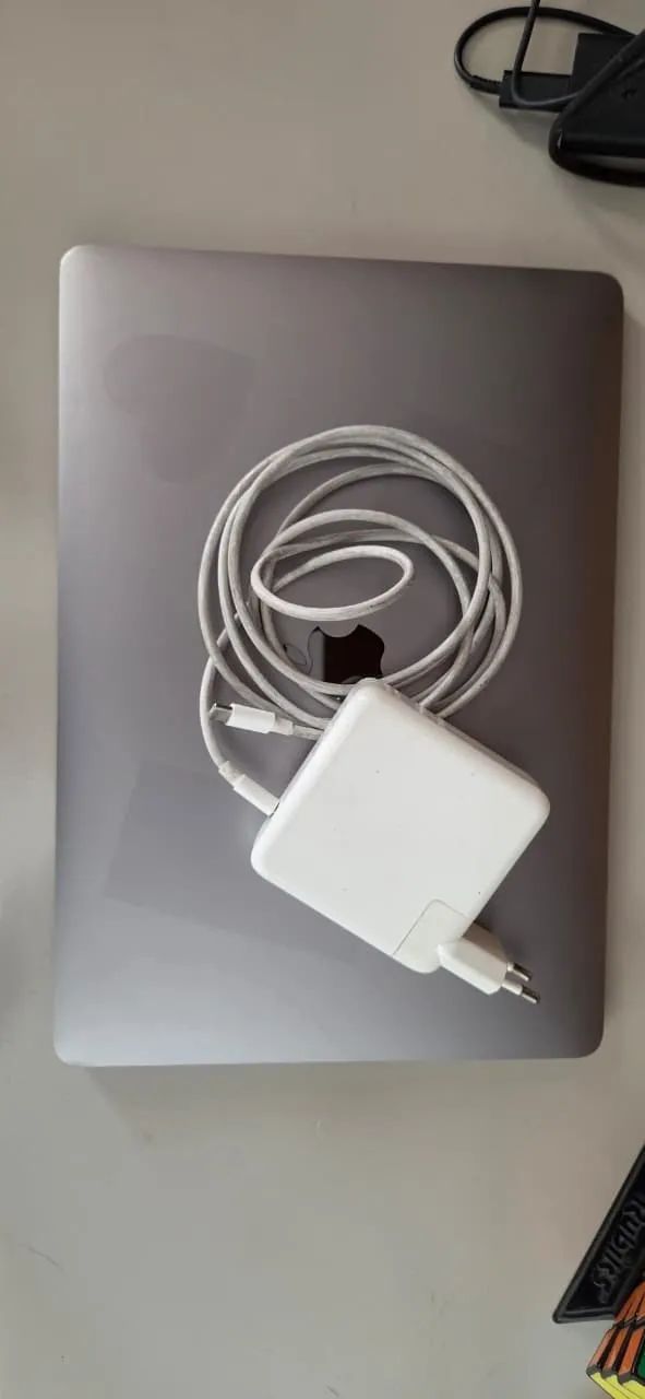 MacBook Pro 13" (2019) - Intel Core i5 / 8GB RAM / 256GB SSD - Foto 3