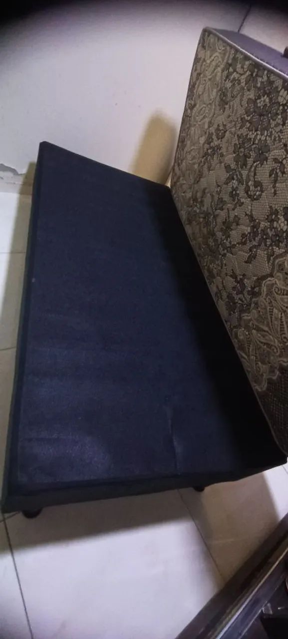 Cama de solteiro, box mas o colchão 