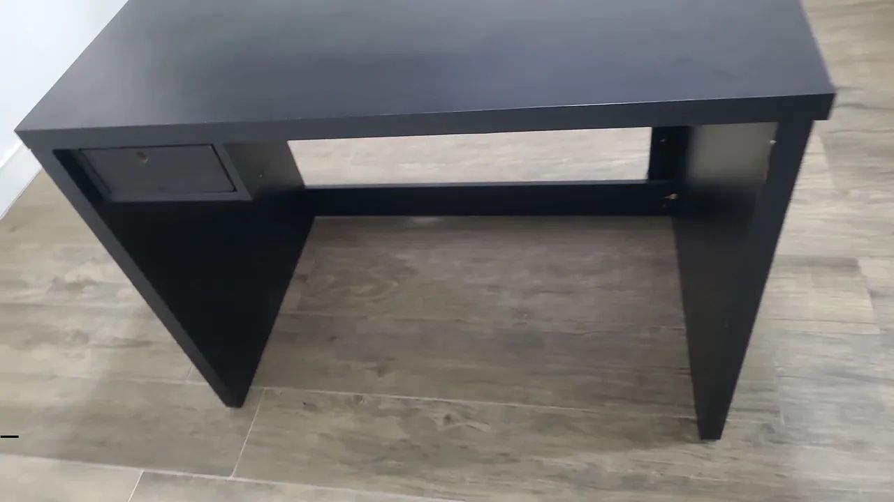 Mesa de escritório em mdf