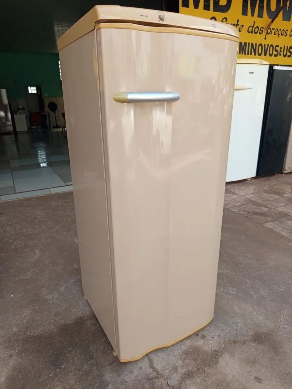 Geladeira Electrolux 280 litros 