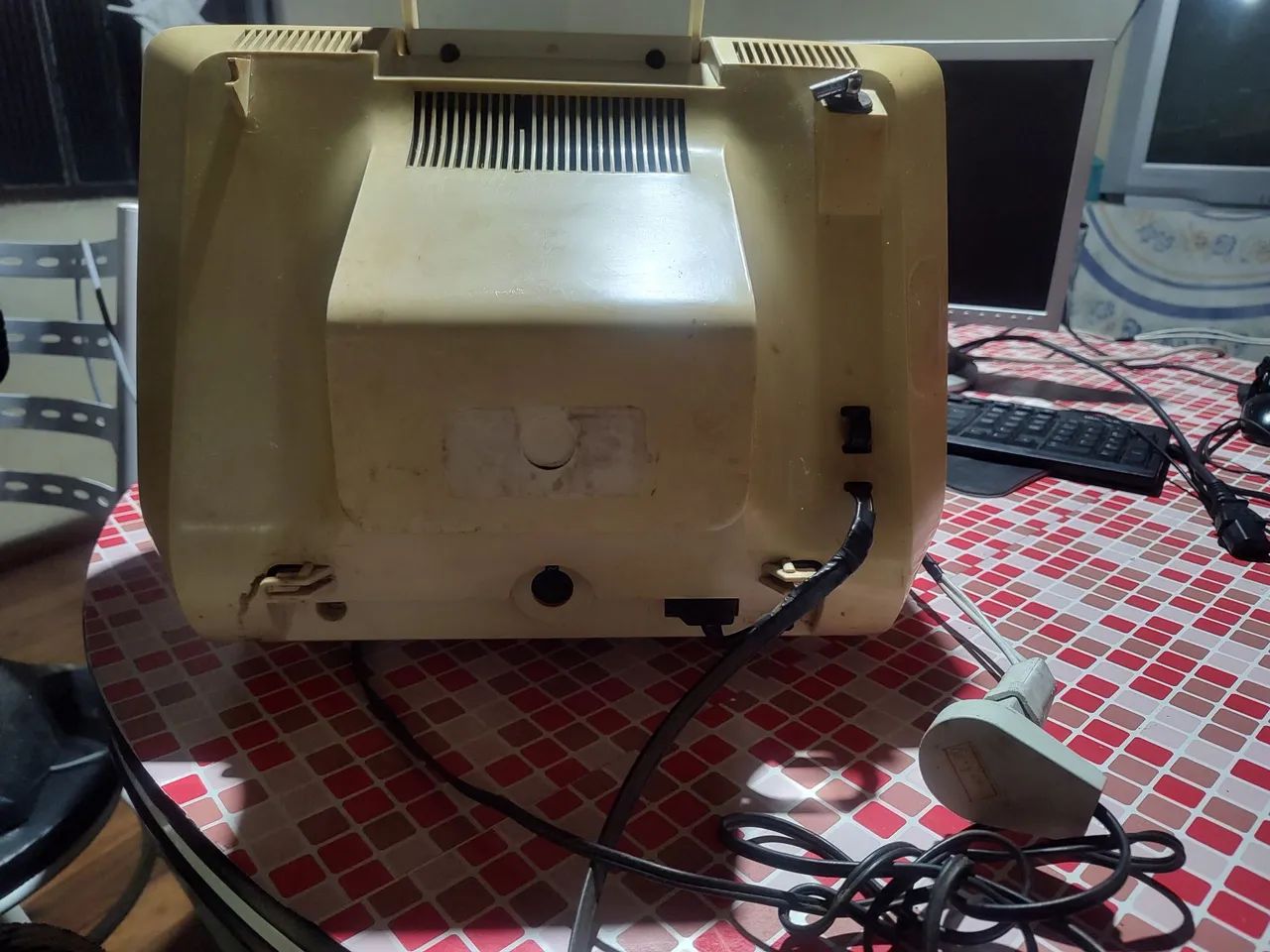  TV Portátil Philips TX Vintage - Item de Colecionador (Funcionando) - Foto 5