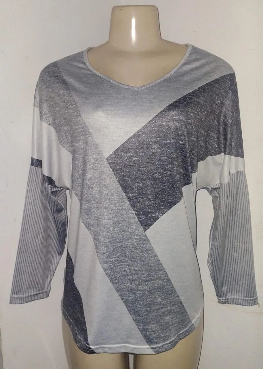 BLUSINHA COM MANGA 3/4