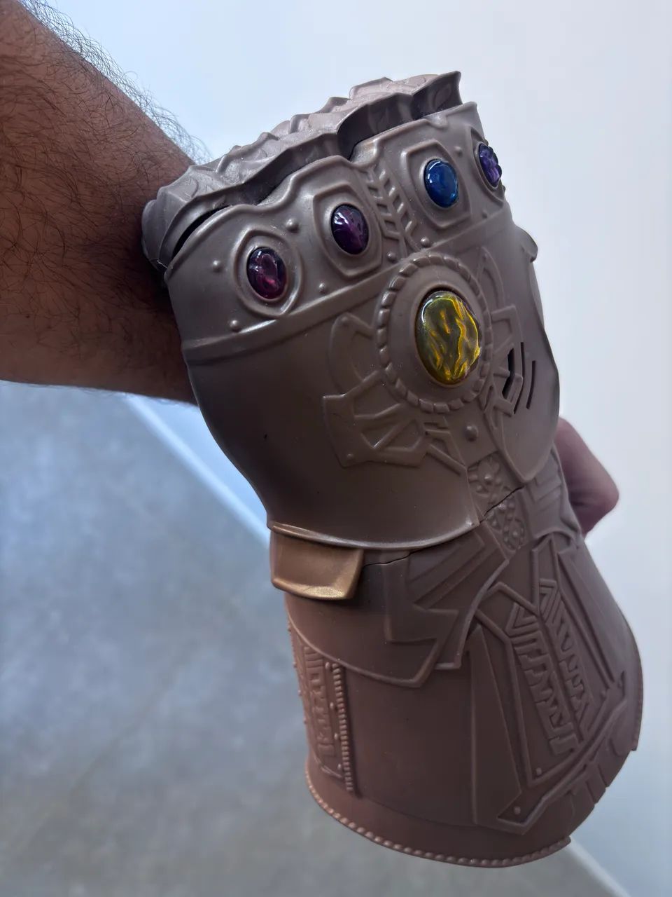 Manopla Eletrônica Do Thanos Marvel  - Foto 2