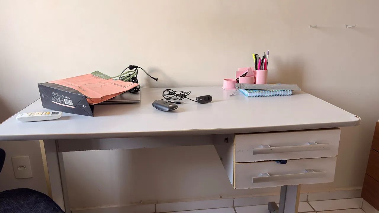 Guarda roupa e Escrivaninha - Foto 4