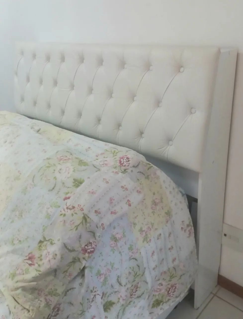Cabeceira Box Casal Branco com Painel Capitonê - Foto 3