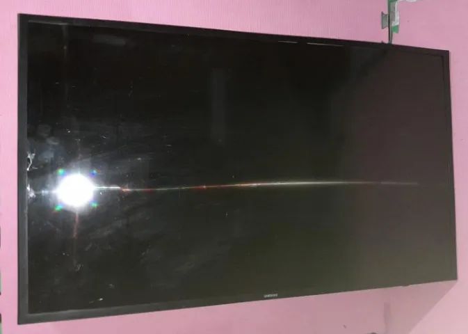 Smart TV Samsung 43 Polegadas - UN43T5300AG (Tela Quebrada / Leia O Anúncio)