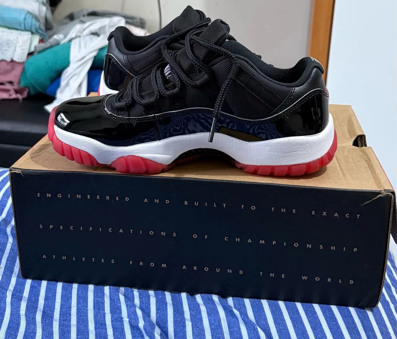 Air Jordan 11 Low Bred OG - Foto 2