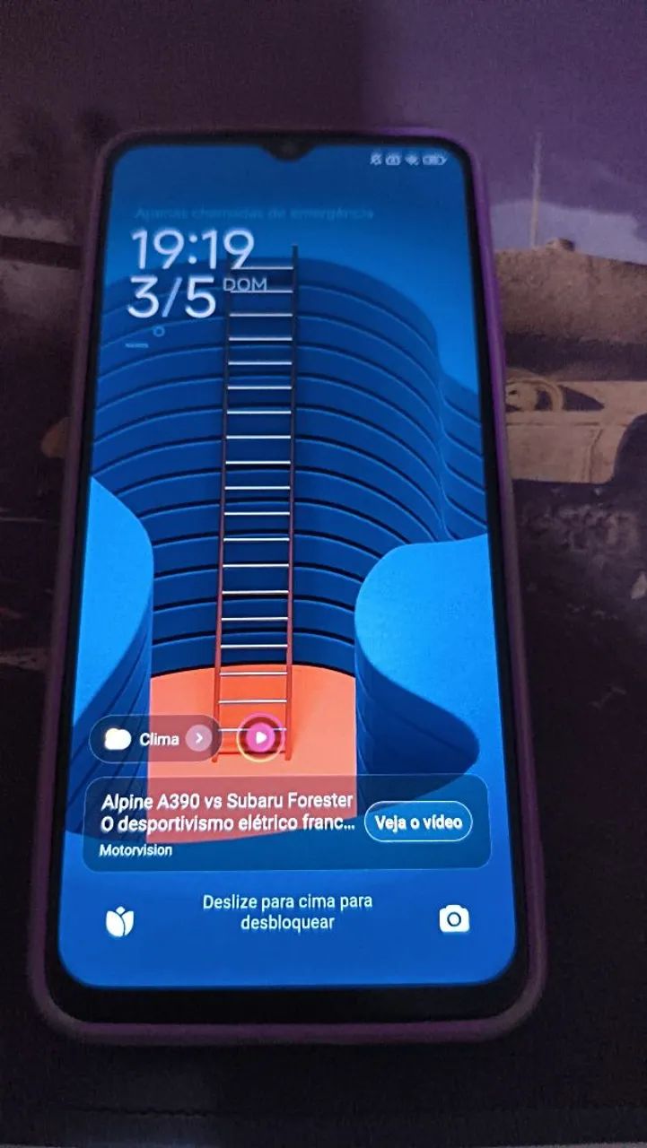 Poco M5 só precisa colar a tela fora isso está em otimo estado  - Foto 2