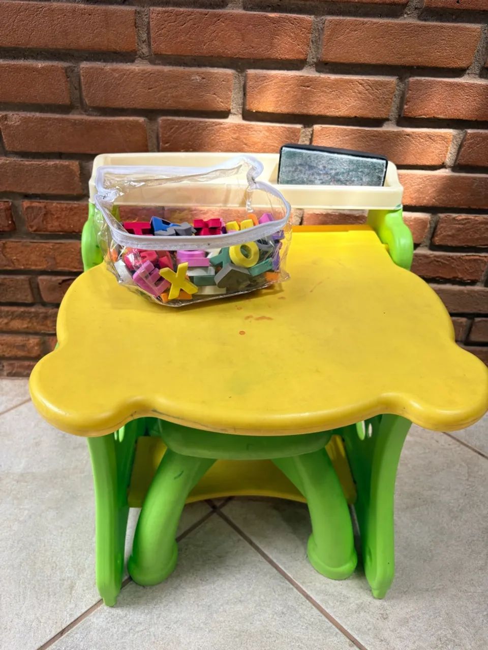 Mesa escolar infantil 