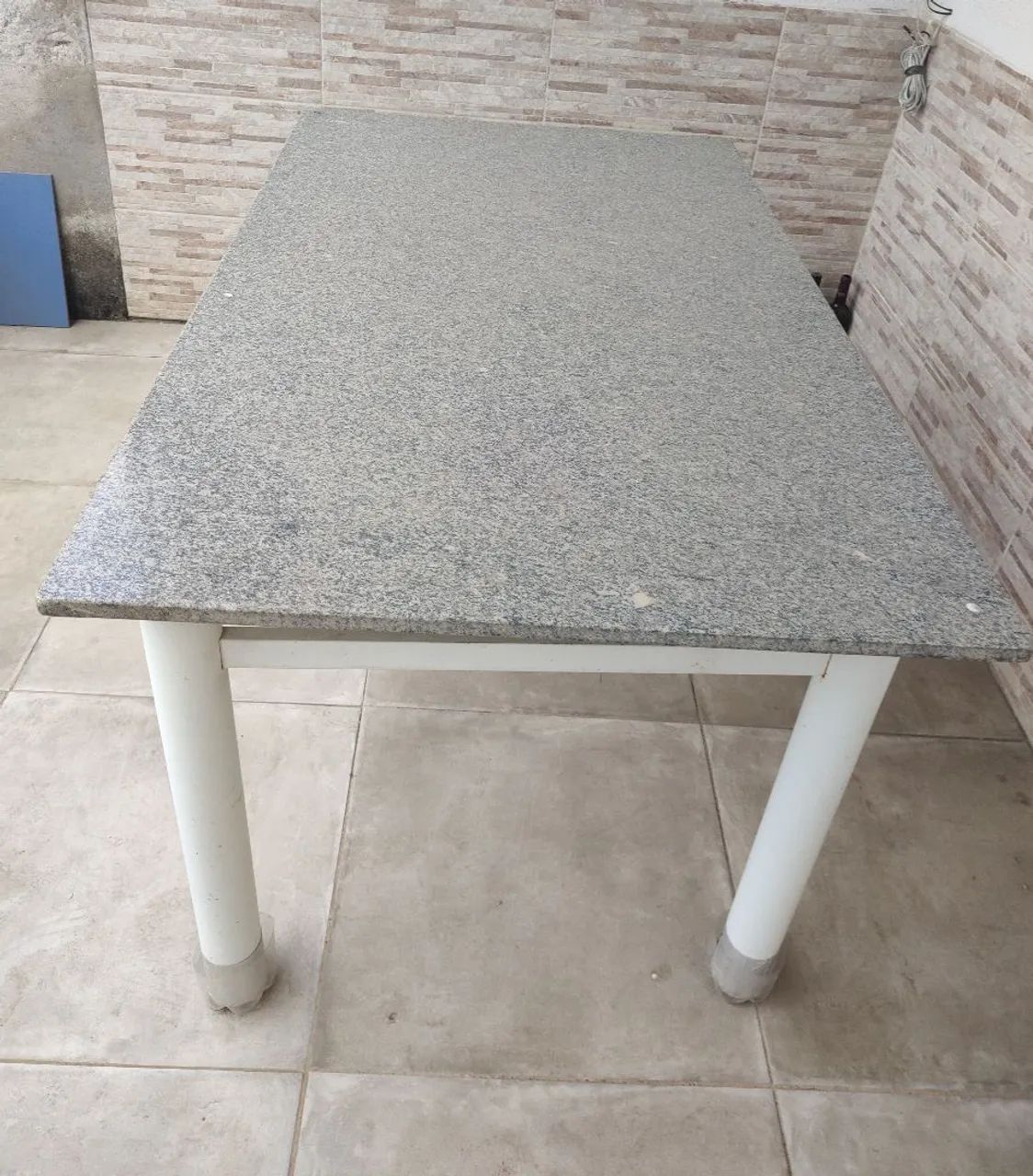 Mesa de mármore com 4 cadeiras  - Foto 4