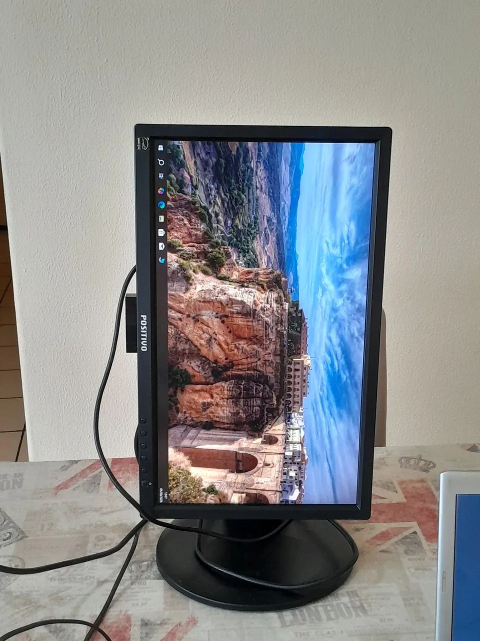 Monitor  20 Positivo $140  - Foto 2