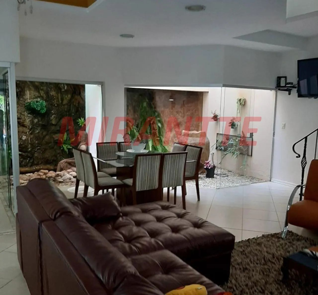 Cond. fechado de 314m² com 3 quartos em Vale do Canaã