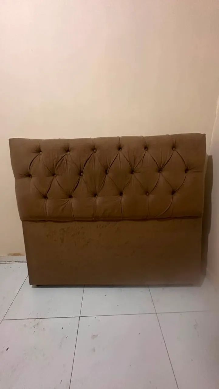 Cabeceira para vender logo
