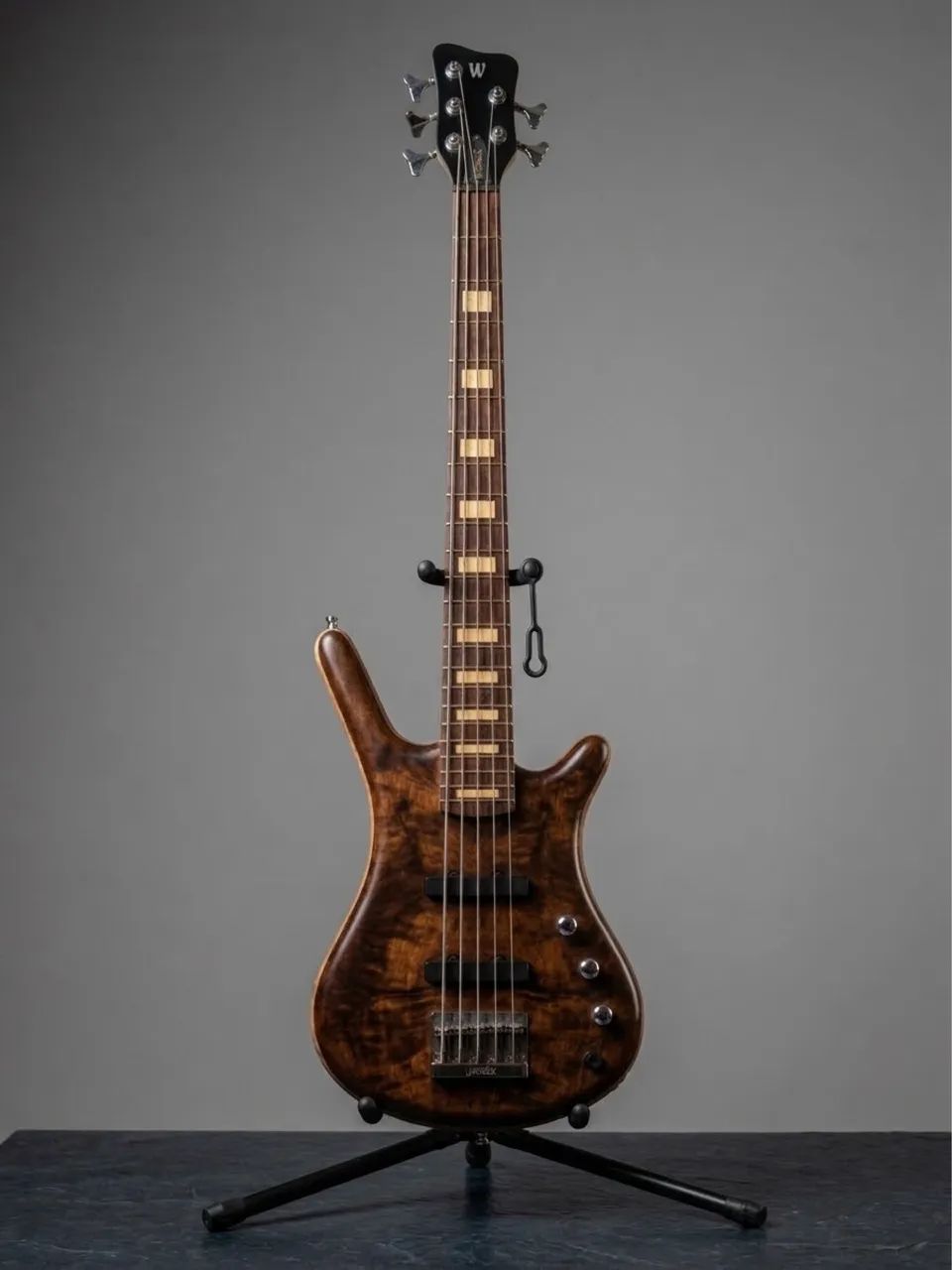 Contrabaixo Warwick 5 cordas 