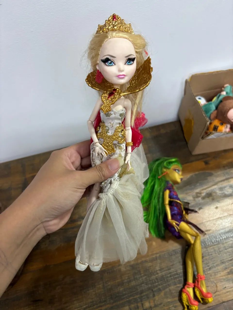 Boneca Apple White  Ever After High 