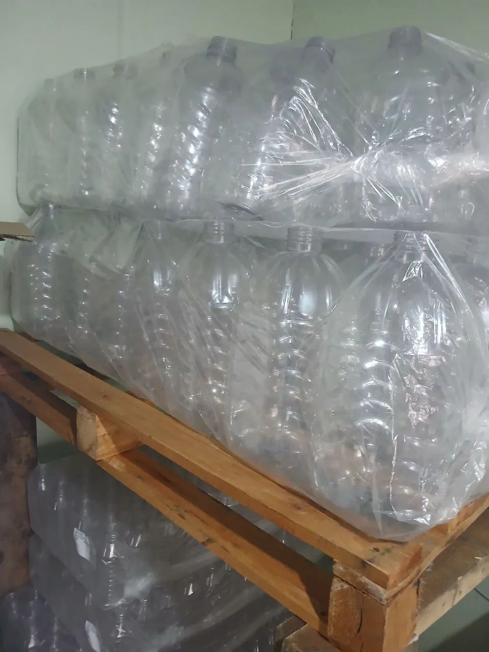 Vendo Garrafas de 500ML e de 5 Litros com Tampas - Foto 5
