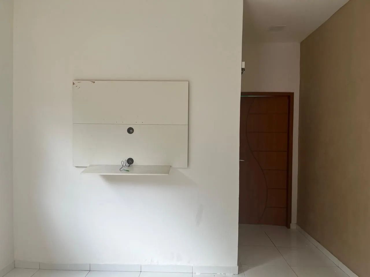 Aluga casa 