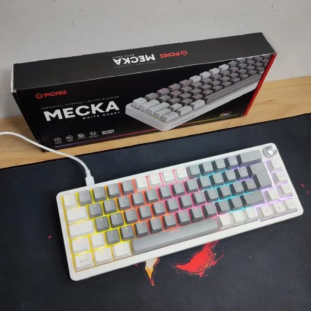Teclado Mecânico 65% PCYes Mecka White Ghost Switch Red - Foto 4