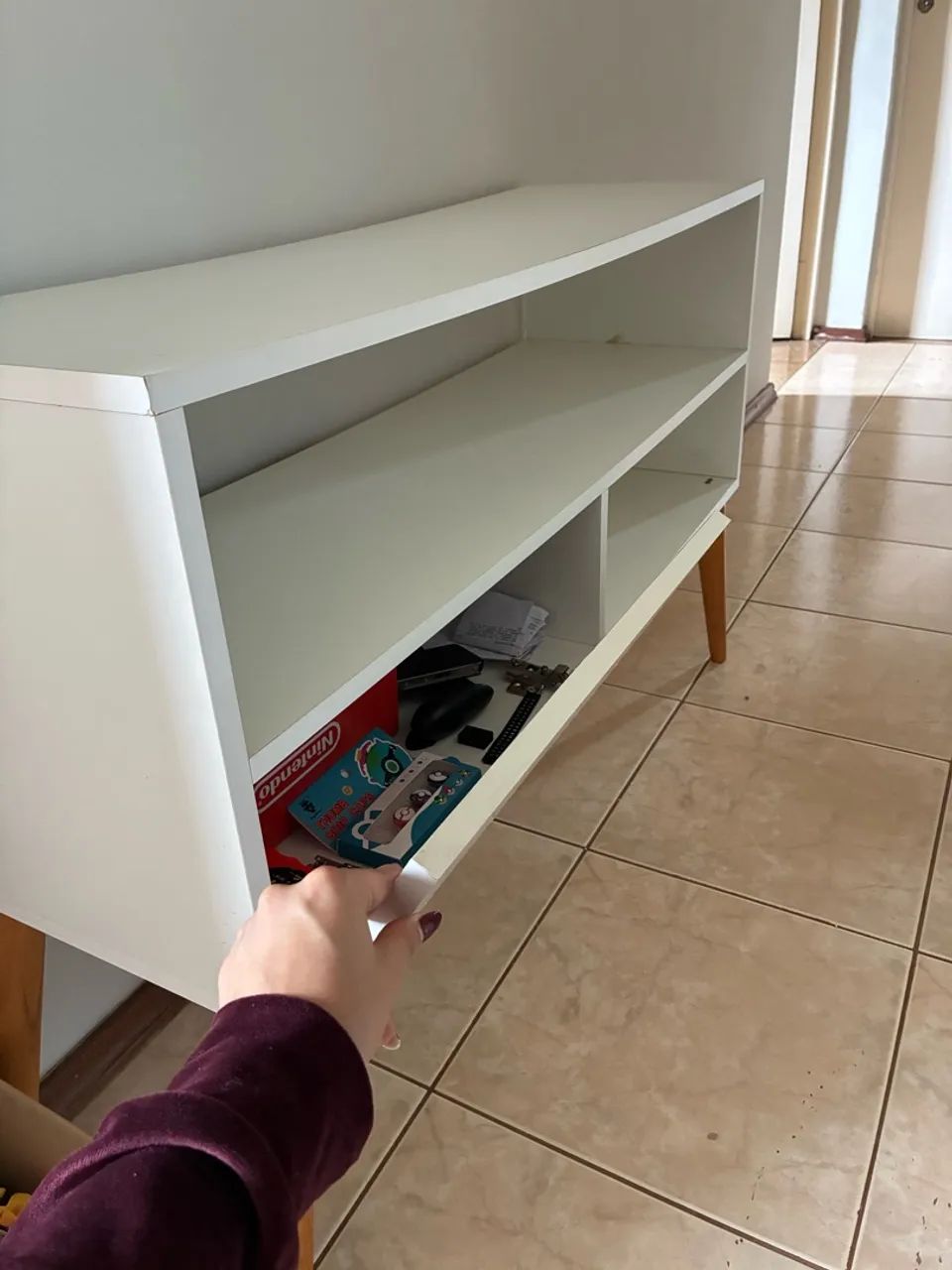 Rack Branco Retrô com Pés de Madeira - Ótimo Estado - Foto 2