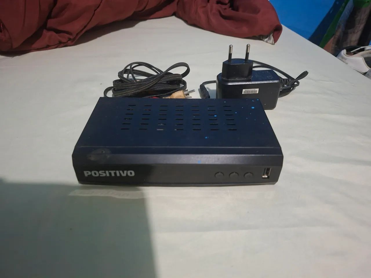 Aparelho de TV positivo