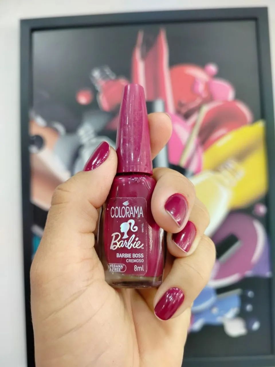 Depiladora e manicure