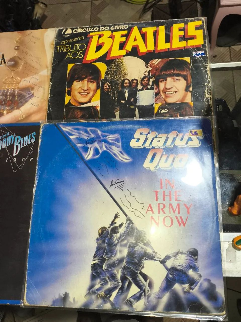 Lote com quatro disco de vinil sendo um dos bicos duplo clássicos - Foto 5