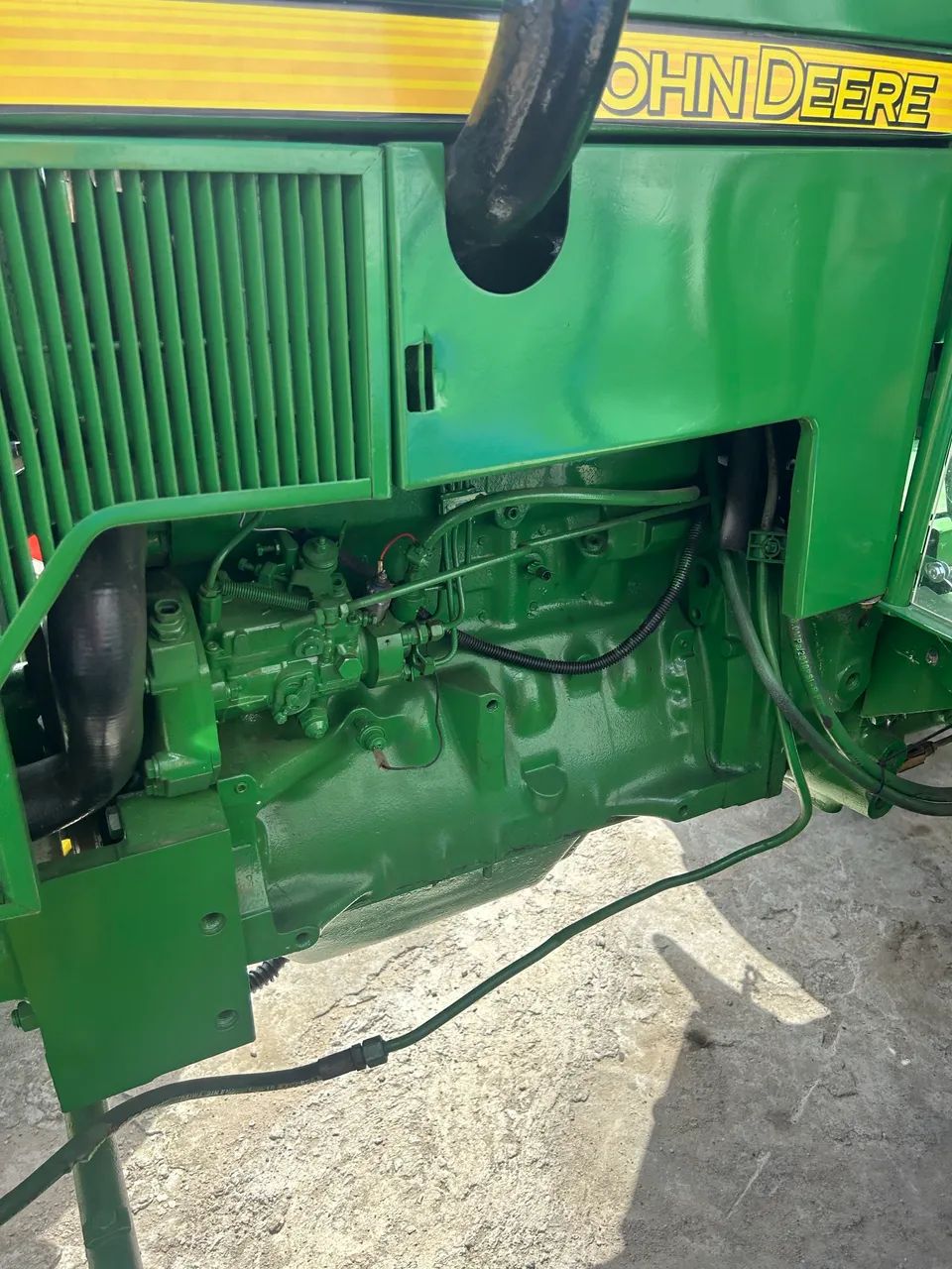 Trator jd 5600 4x2 ano 2001 valor 65.000,00 - Foto 3