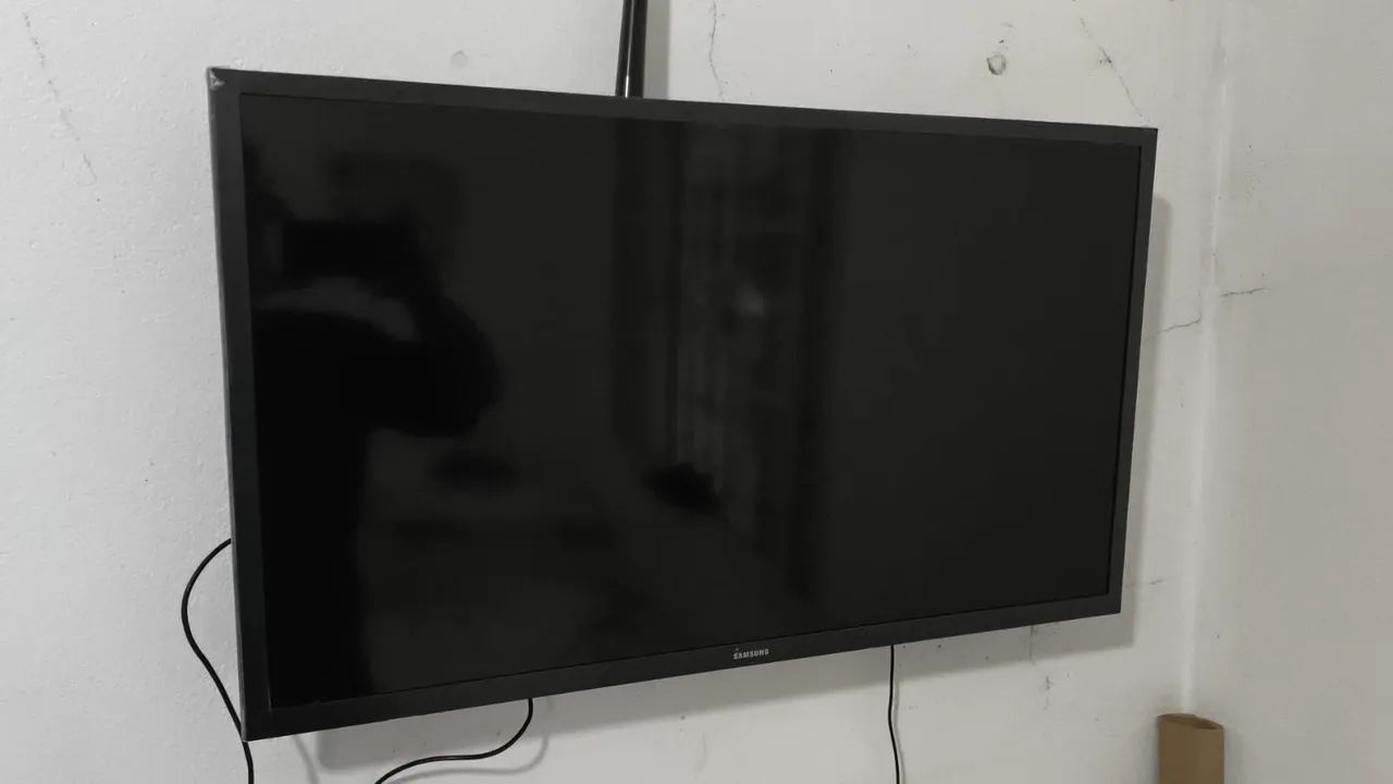 Tv Samsung 32 polegadas semi nova 