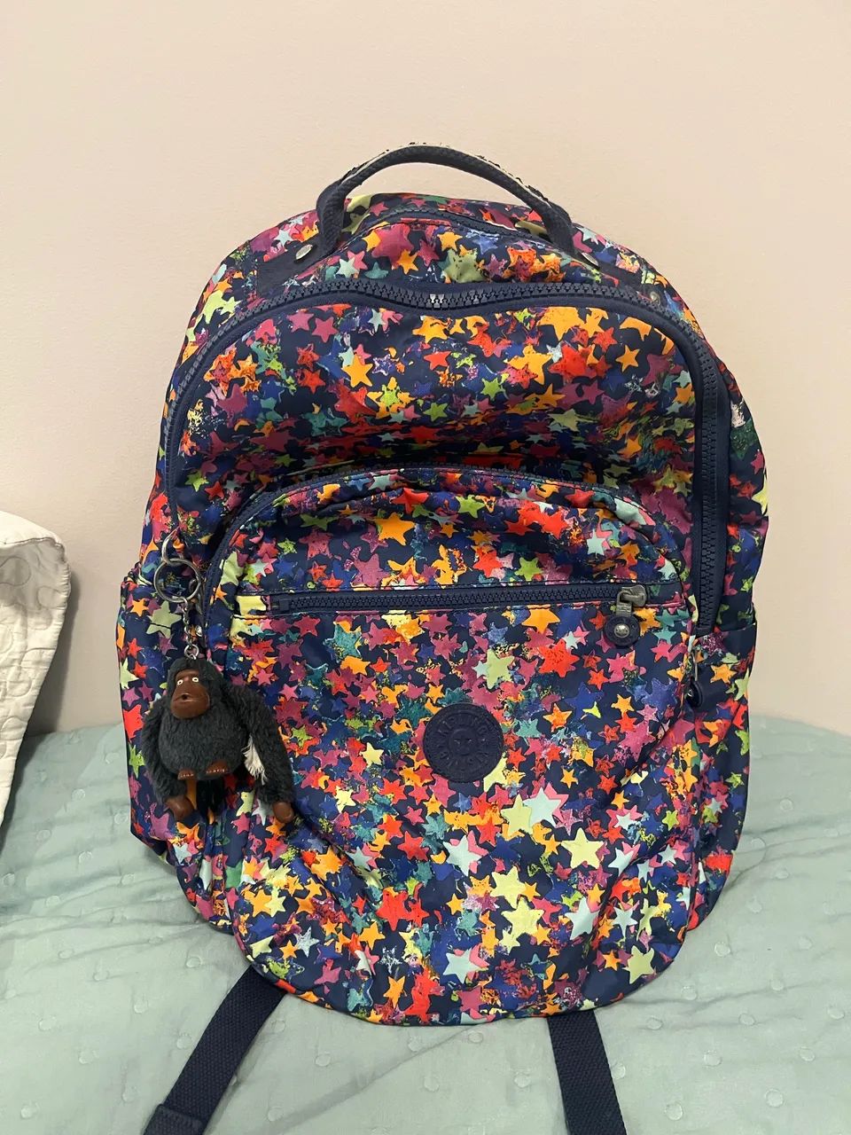 MOCHILA KIPLING SEOUL estrelas coloridas 