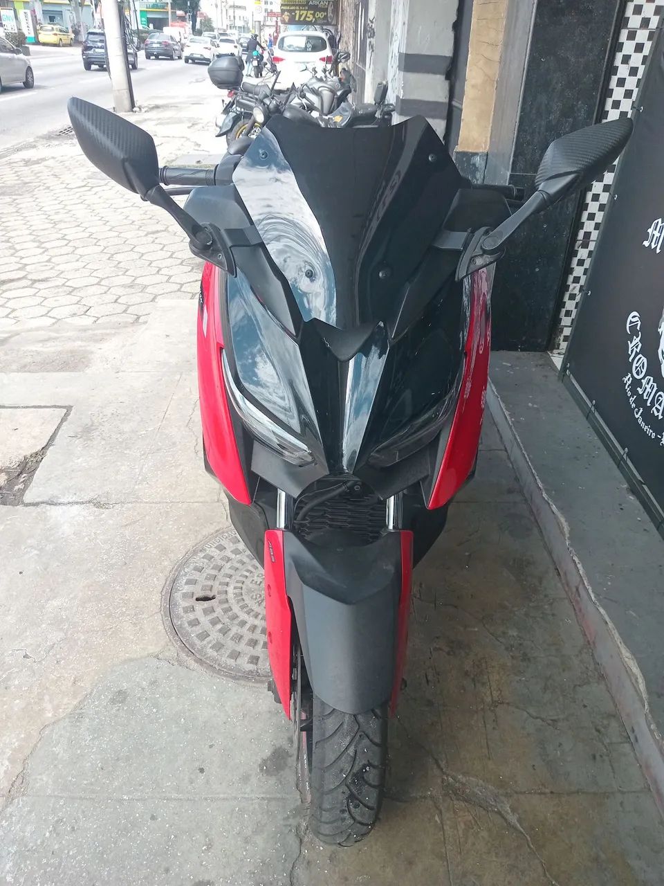 XMax 250 - Foto 3