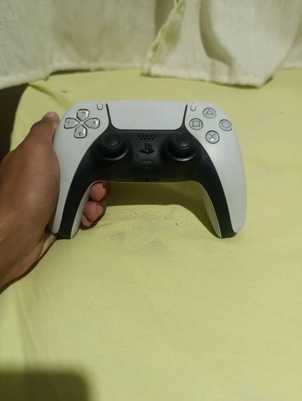 Controle de PS5 com defeito
