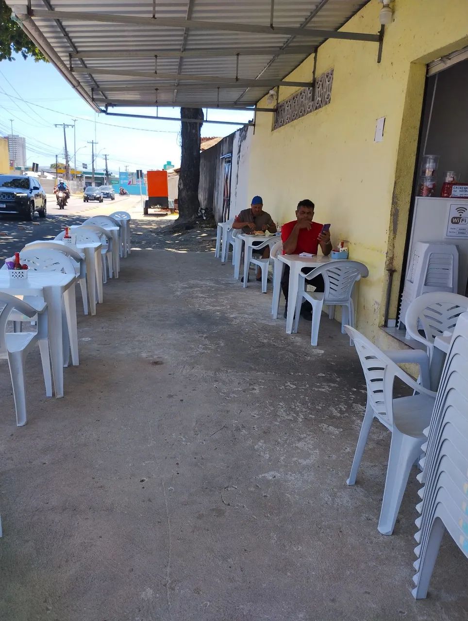 Restaurante funcionando 