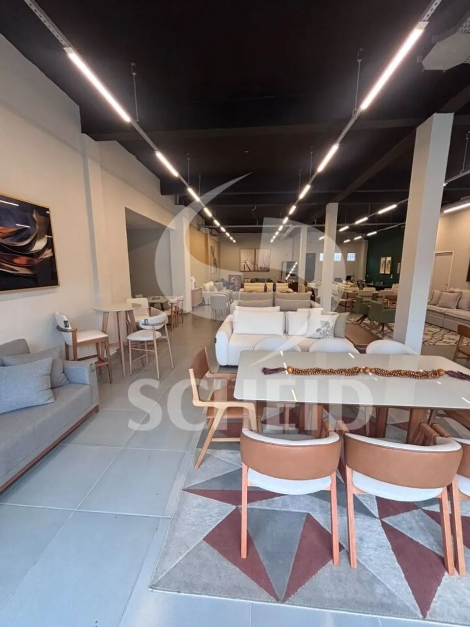 Excelente Oportunidade Comercial: Espaço Versátil e Moderno na Rua José Neves - Foto 5