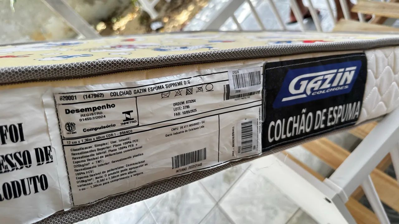 Berço nacional com colchão 