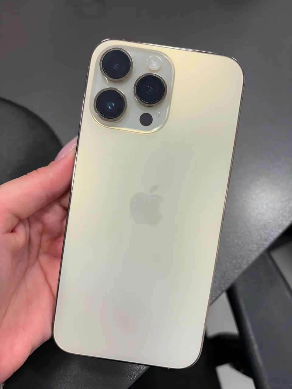 IPhone 14 Pro Max Dourado