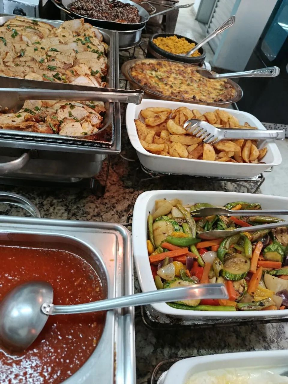 Cozinheira (o)