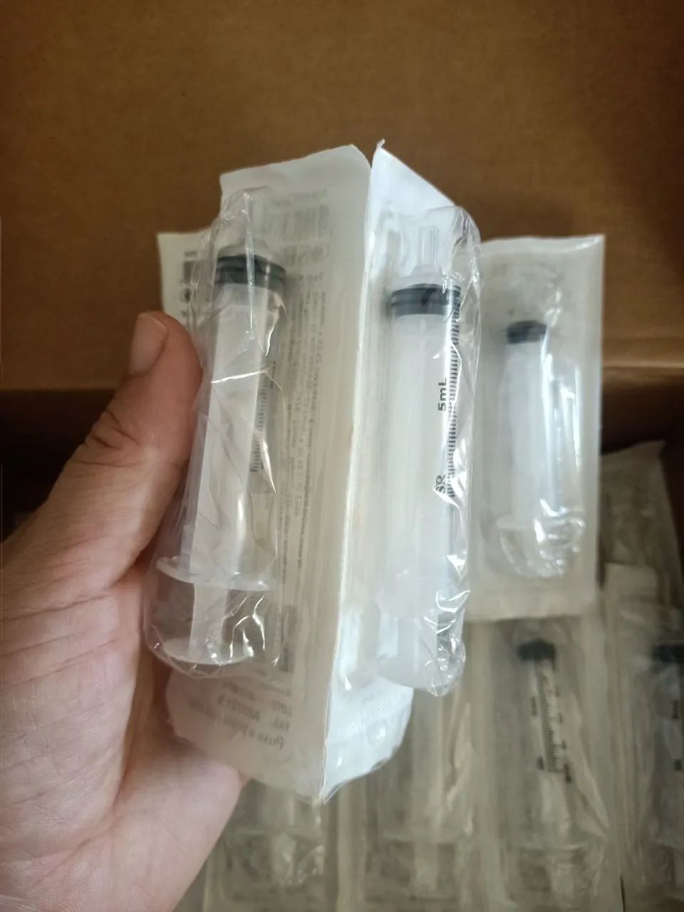 30 seringas de 5 ml NOVAS, nunca usadas - Foto 3