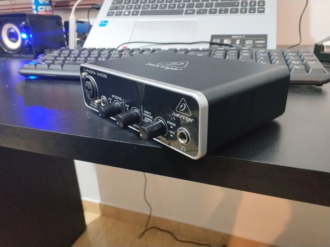 Interface U-Phoria UMC22 Behringer + Cabo USB - Foto 4