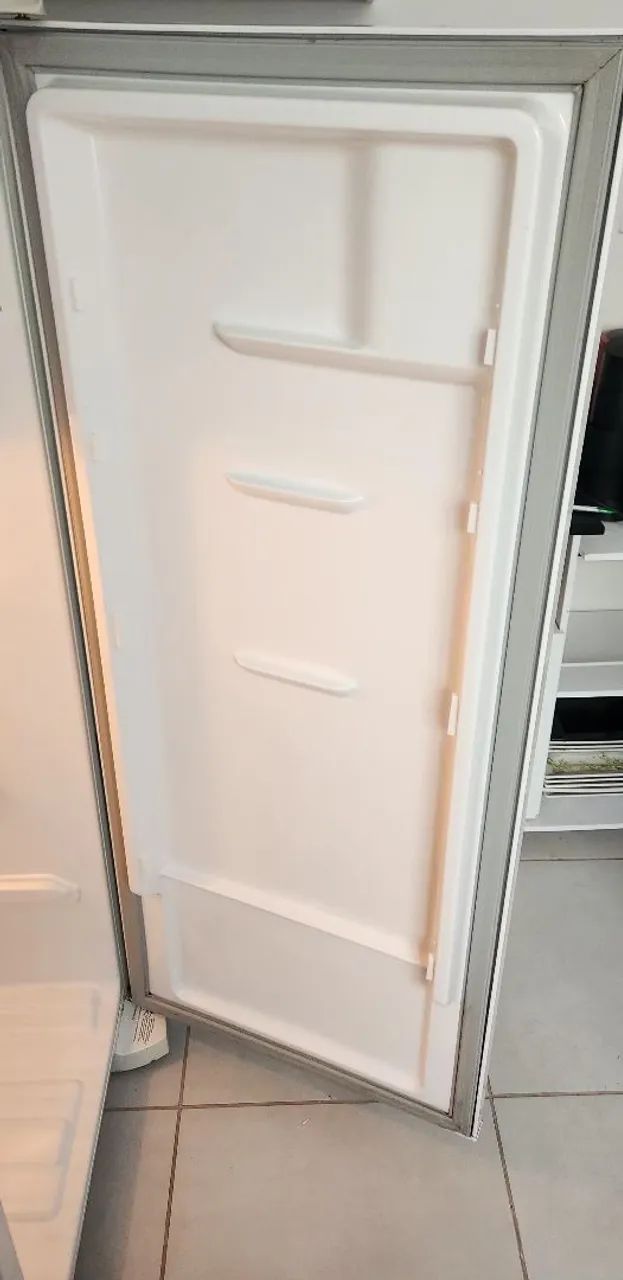 Geladeira Electrolux Cycle Defrost 240L - Foto 3