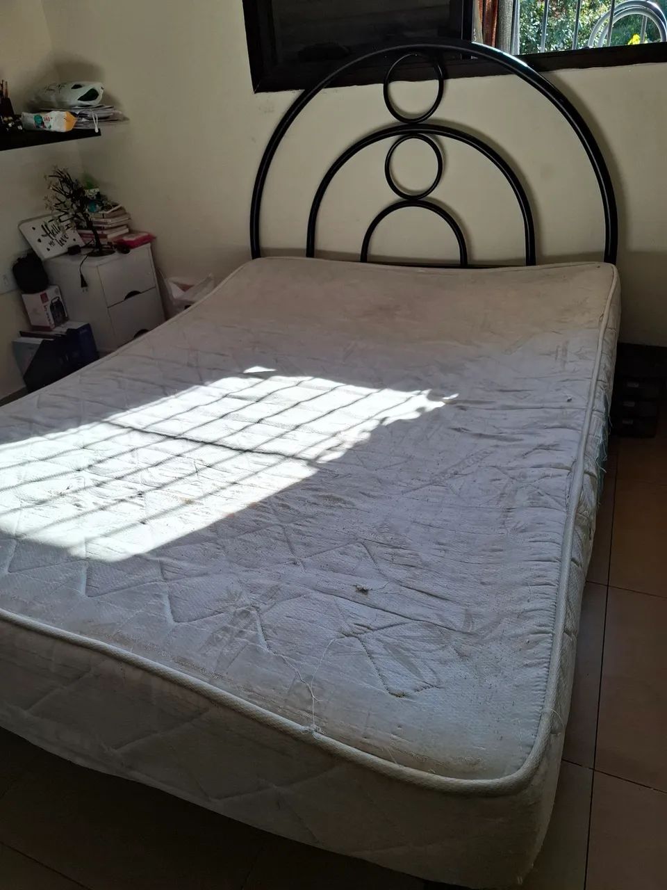 Só R$300,00 Cama de ferro Casal com colchão D33 - Foto 2
