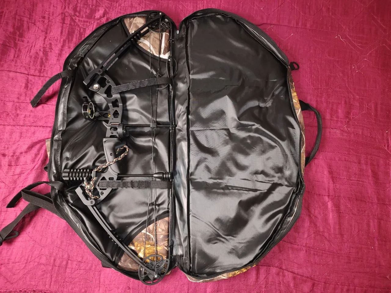 Arco Composto Completo com 12 Flechas de Carbono - Foto 3