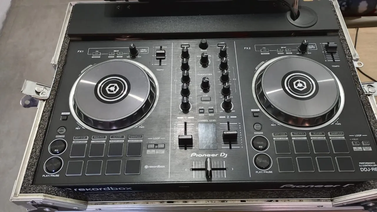 パイオニア　Pioneer DDJ-T1 DDJ-T1 - Controlador DJ para TRAKTOR