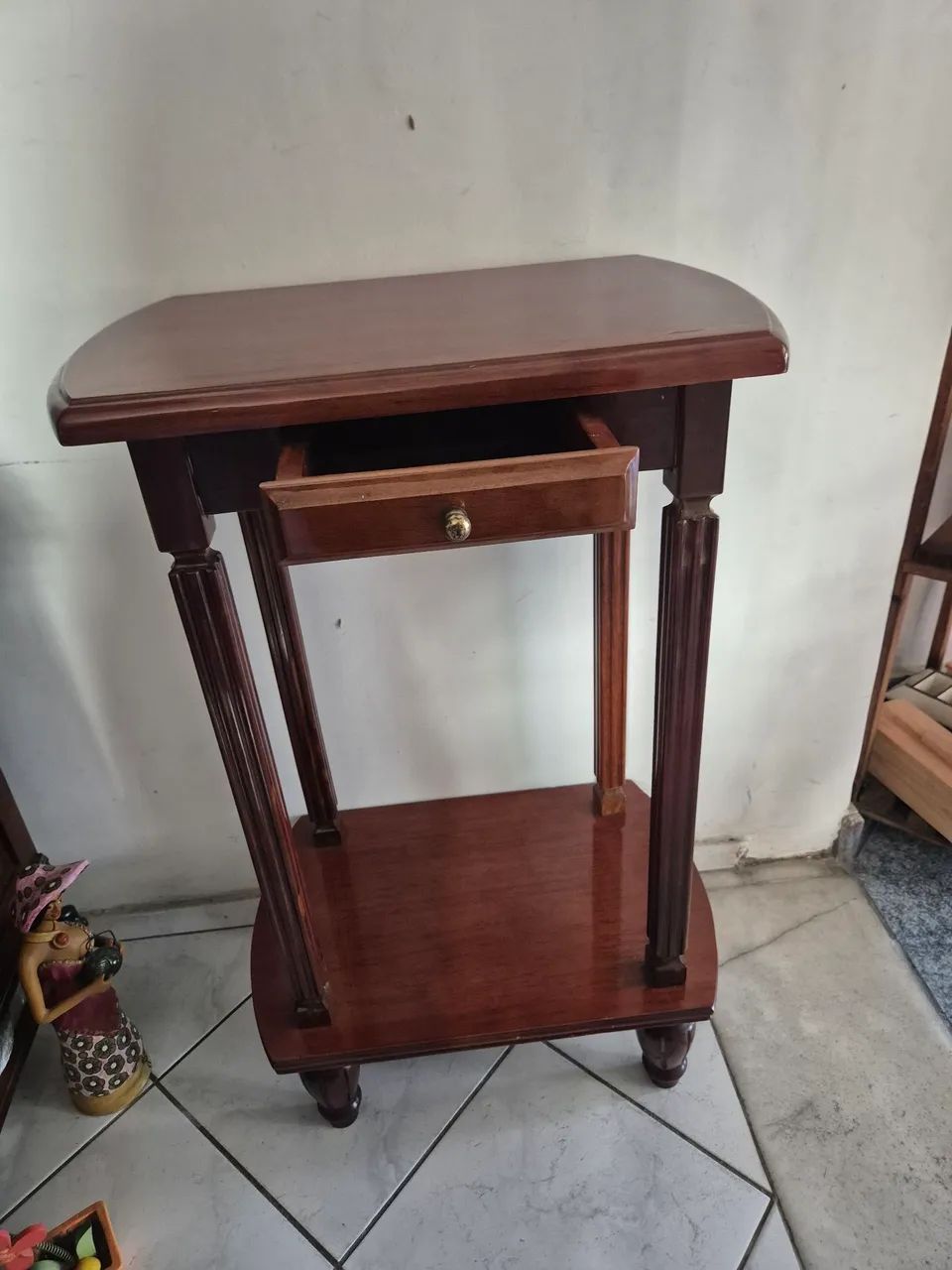 Mesa de canto - Madeira