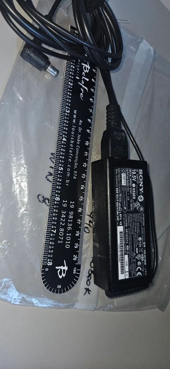 Sony 65W AC Adapter (model VGP-AC19V49)  19.5V  - Foto 2