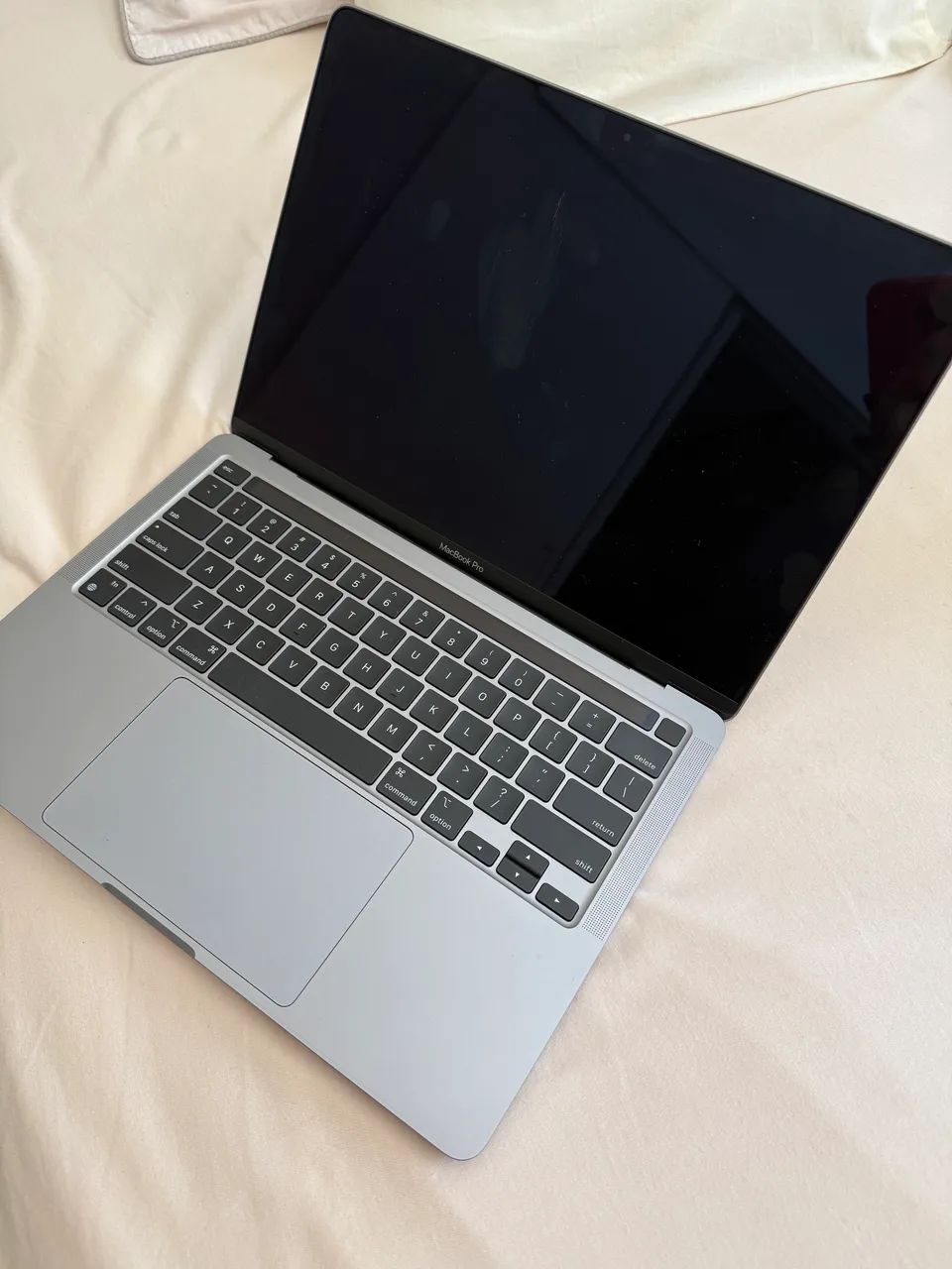 Mac book pro with  m2 chip  - Foto 2