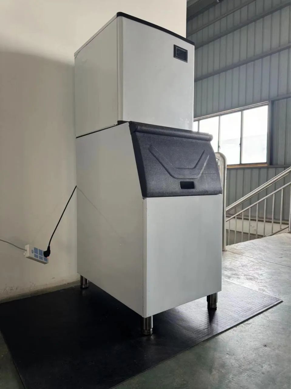 MÁQUINA DE GELO EM CUBOS 150KG/DIA - Foto 4