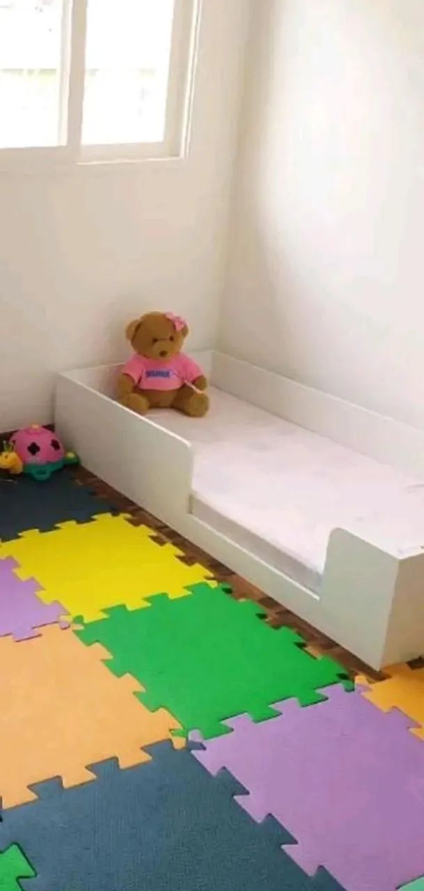 cama montessoriana infantil