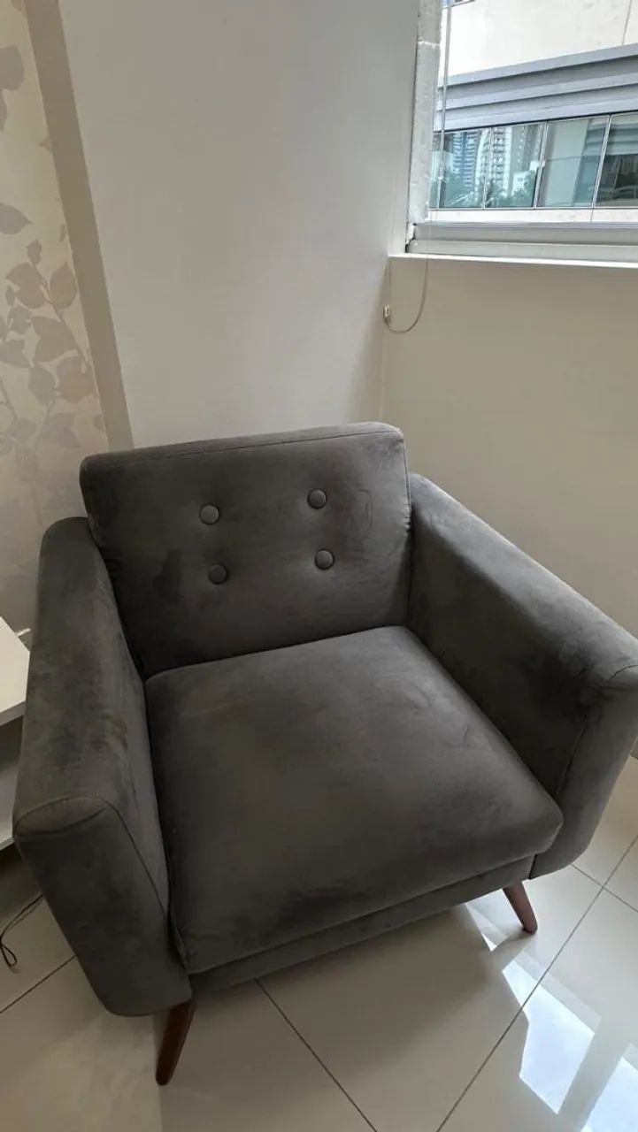 2 Poltronas Versa em Veludo Chumbo - Foto 2