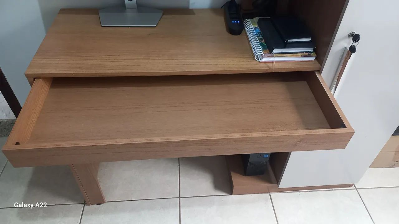 Mesa para computador com armário e gaveta - Foto 2