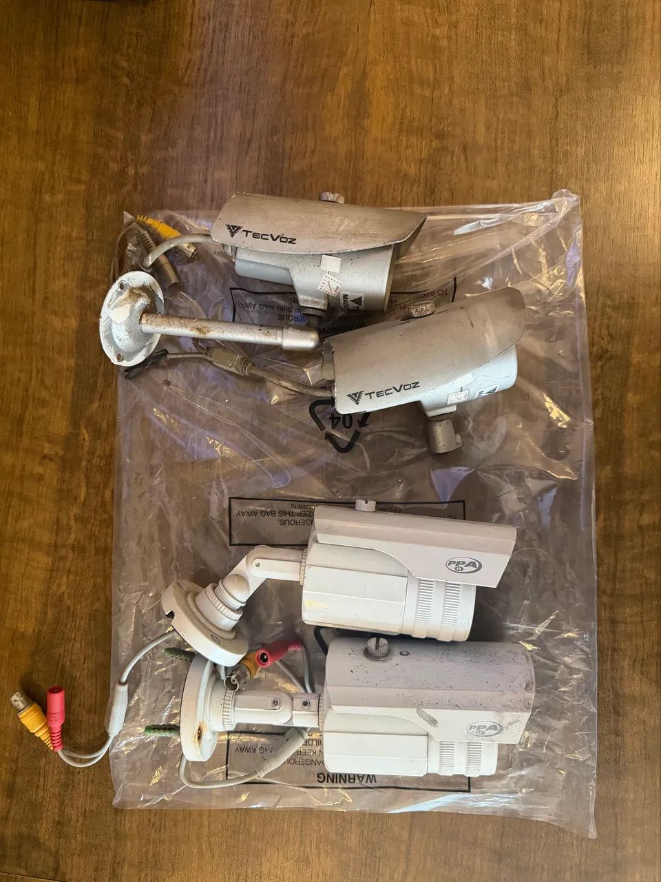 Kit com 4 câmeras de segurança - Tecvoz e PPA